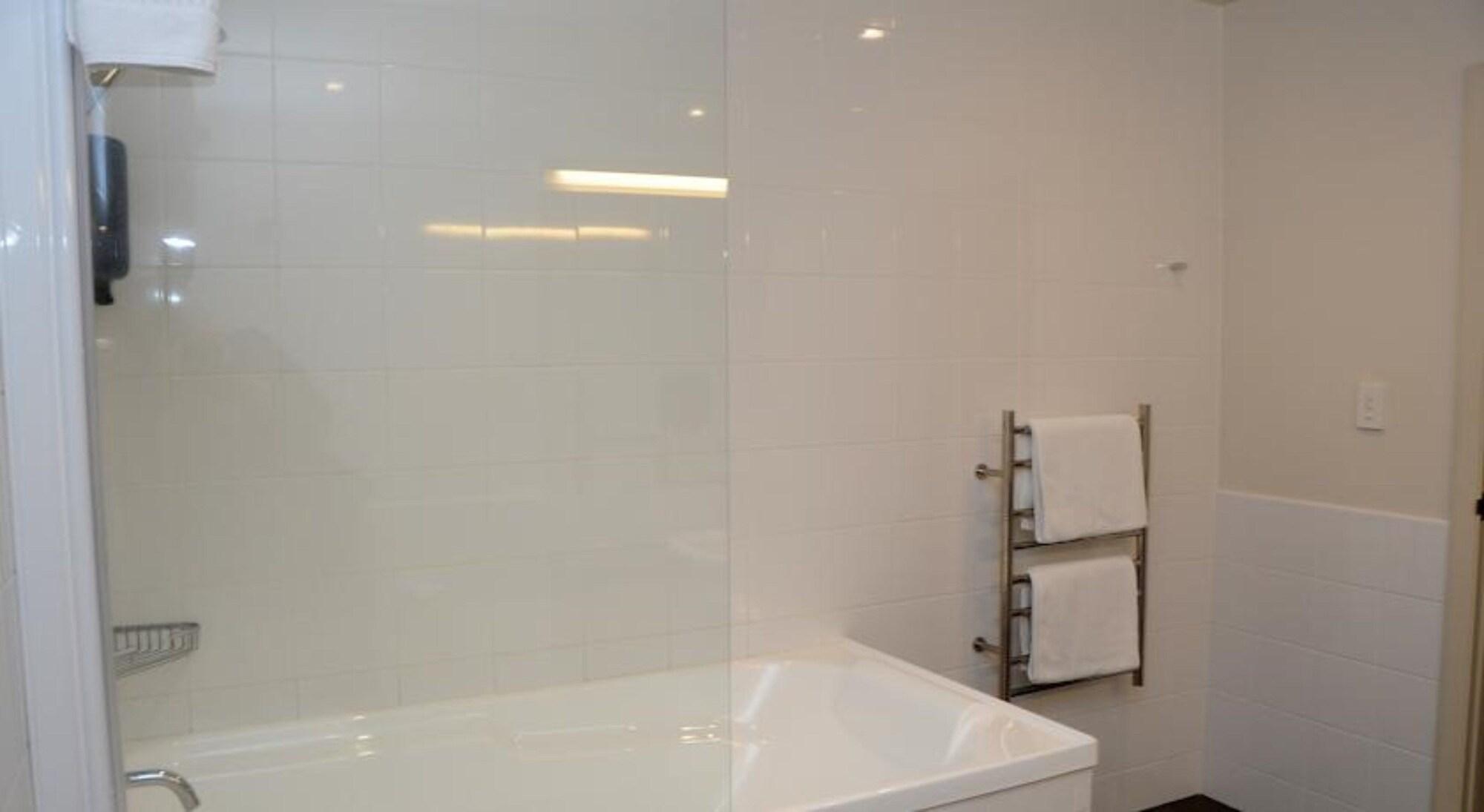 Emerald Hotel Gisborne Buitenkant foto